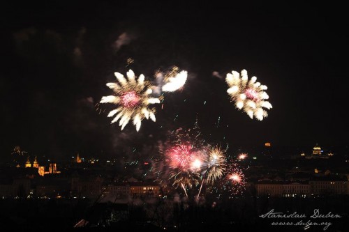 novorocni-ohnostroj-2013-Praha-08