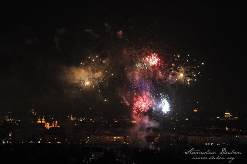 novorocni-ohnostroj-2013-Praha-14