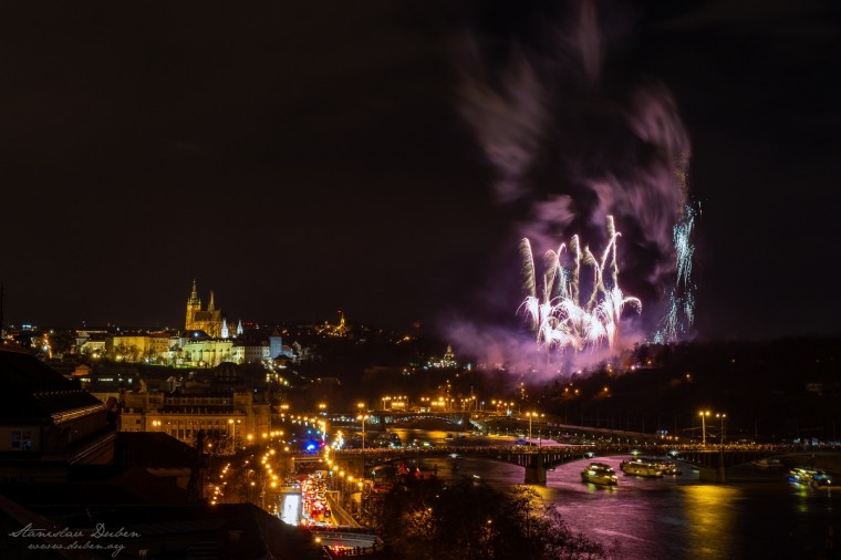 prazsky novorocni ohnostroj 2019 01